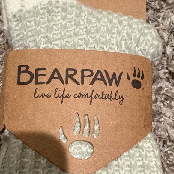 FREE in bundle NWT BearPaw Cream and Light Green Knit Crew Socks - Picture 3 of 6